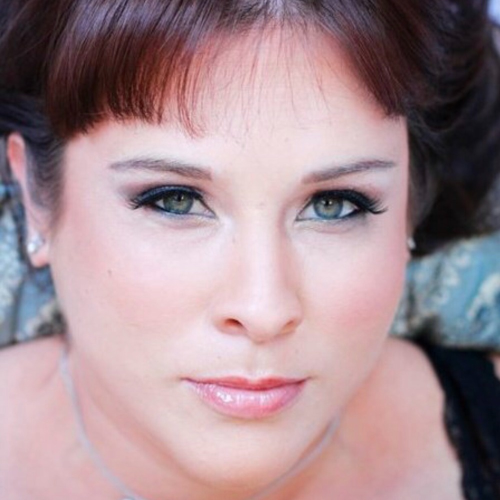 Meet your Posher, Caralyn